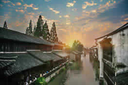 Day Trips From Hangzhou: Wuzhen Sunset Tour with Riverside Dining Experience