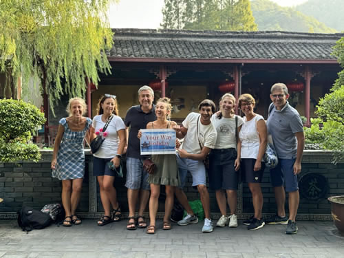 A Day Along the Grand Canal: Hangzhou Private Day Tour of Heritage and Handcrafts