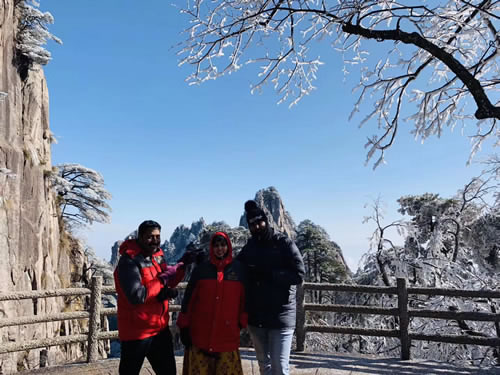 Discover the Wonders of Mount Huangshan: A Memorable Day Tour