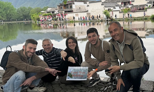 Hongcun Village and Mukeng Bamboo Forest Hiking Tour: A Day of Discovery with Views of Yellow Mountain