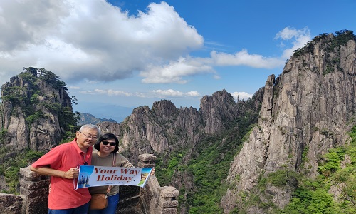 1-Day Huangshan Side Tour to Taoist Wonderland Qiyun Mountain