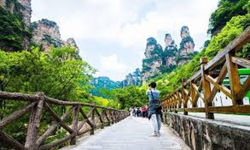 Ten-Mile-Gallery-Zhangjiajie