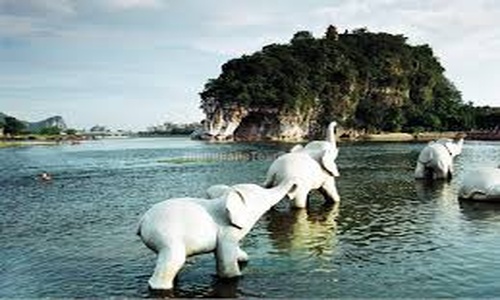 Elephant-Trunk-Hill-Guilin