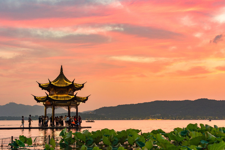 West-Lake-Boat-Cruise-Hangzhou