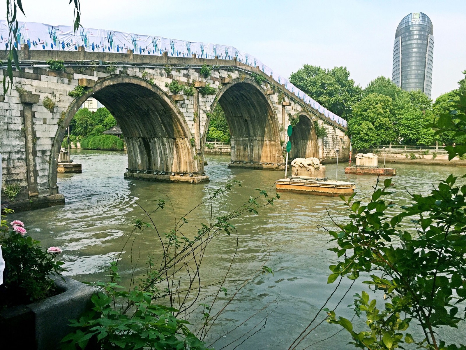 Grand-Canal-Gongcheng-Bridge-Hangzhou
