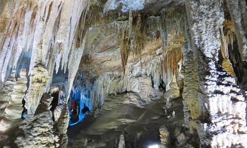 Fengdu-Snow-Jade-Cave
