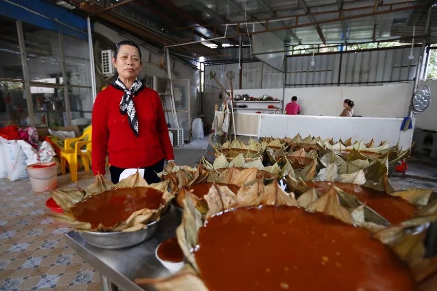 Making-Hakka-Rice-Cake Making-Hakka-Rice-Cake