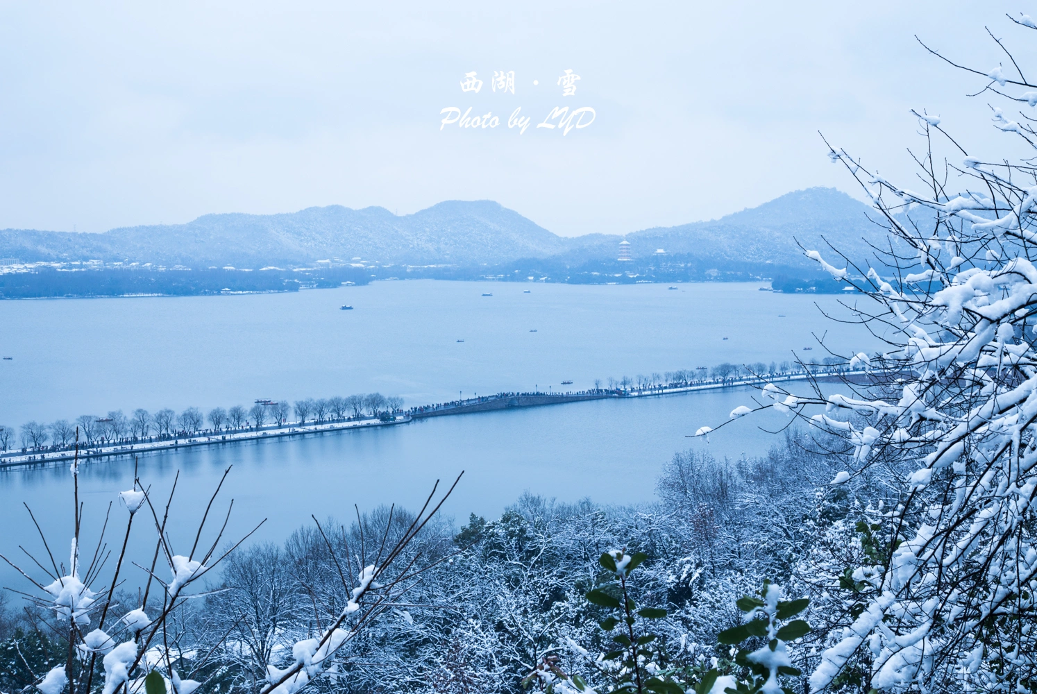 Remnant-Snow-on-the-Bridge-in-Winter2