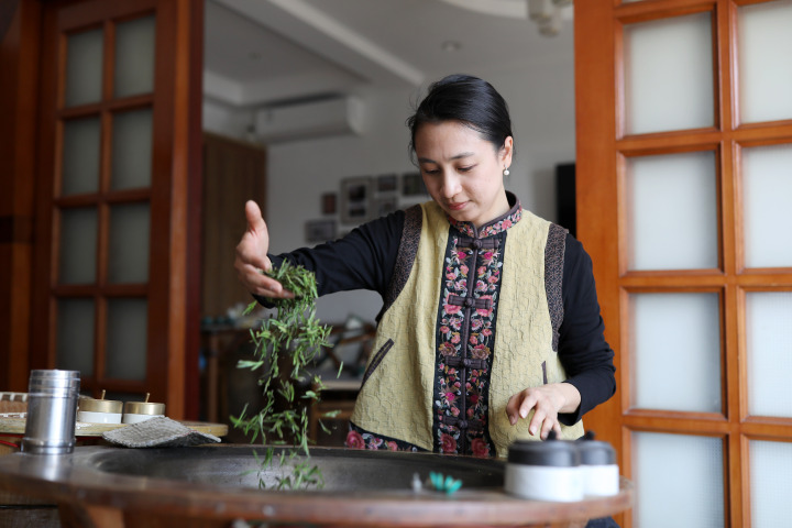 Stir-Frying-Tea