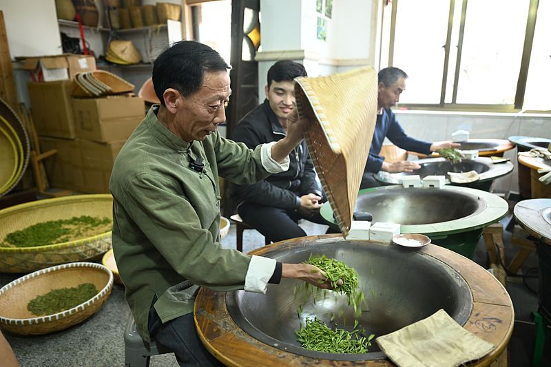 Stir-Frying-Tea2