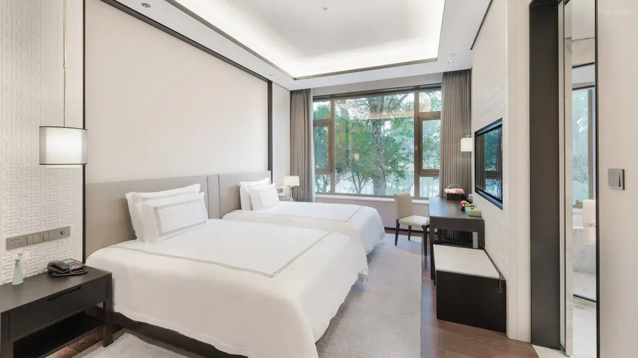 West-Lake-State-Guest-House2